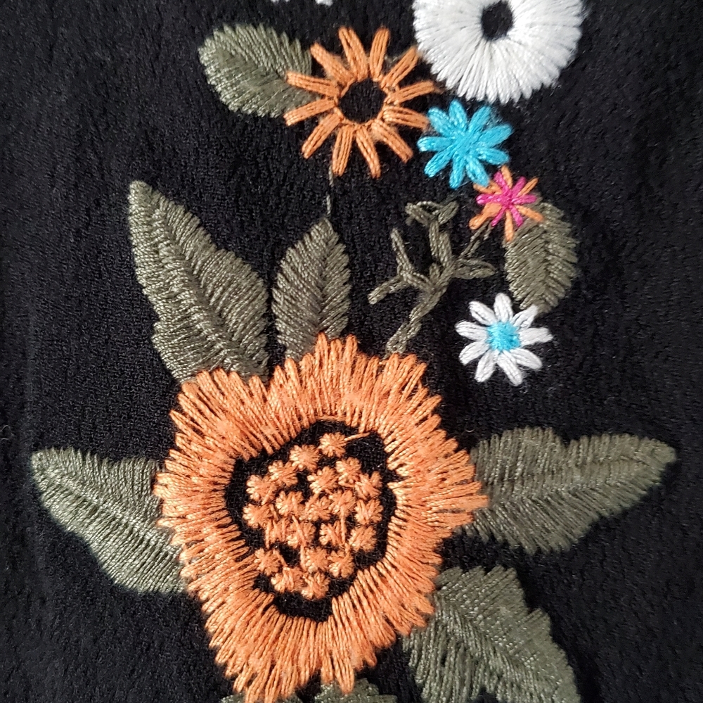 Umgee Floral‎ Embroidered A-line Tee Dress. - Picture 7 of 12